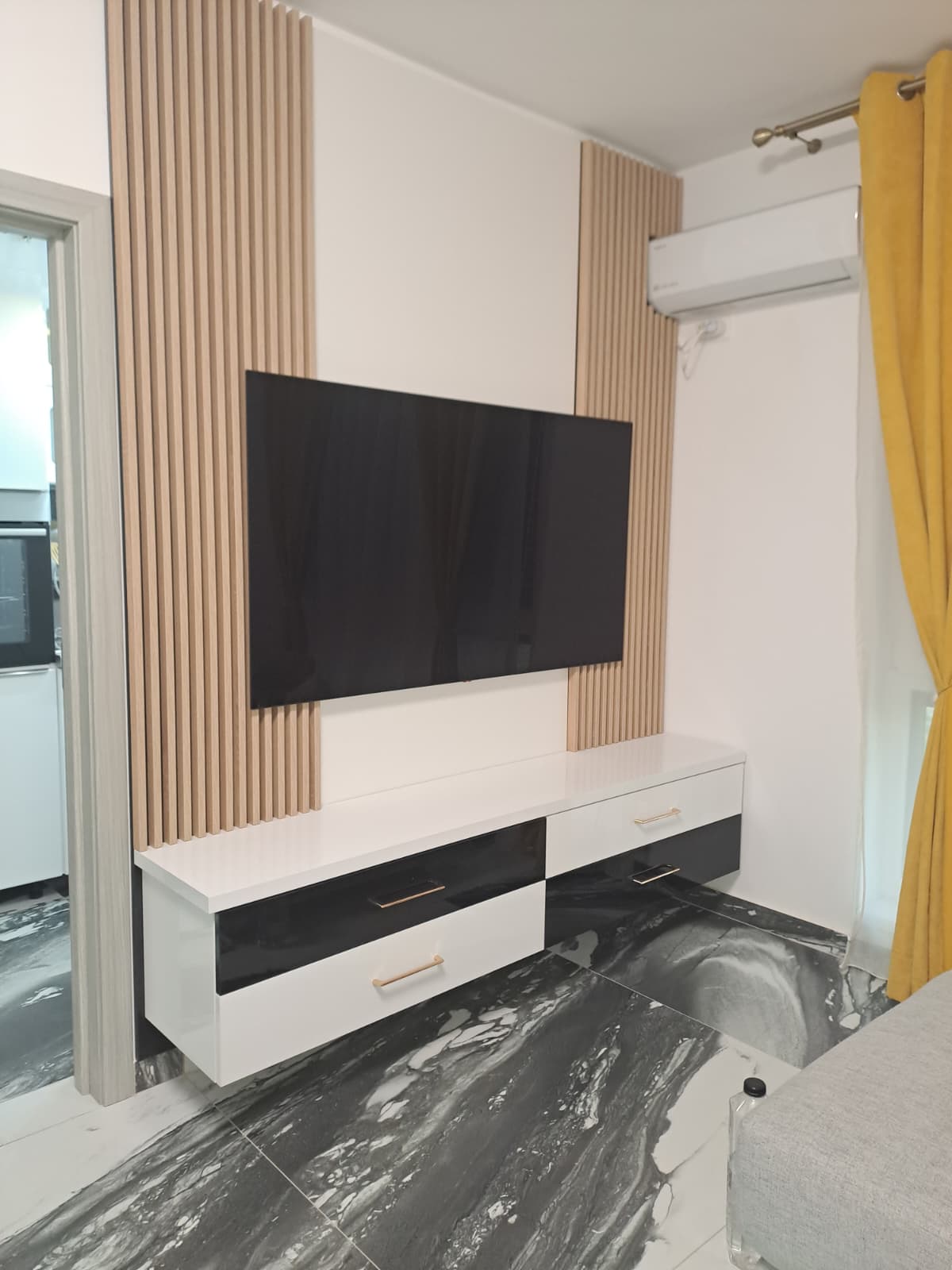 Comodă, Decorațiune